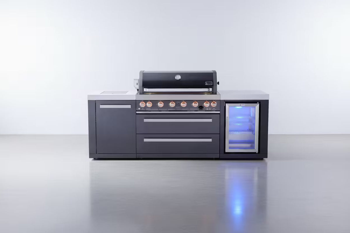 Mont Alpi 805 Black Series outdoor kitchen with fridge